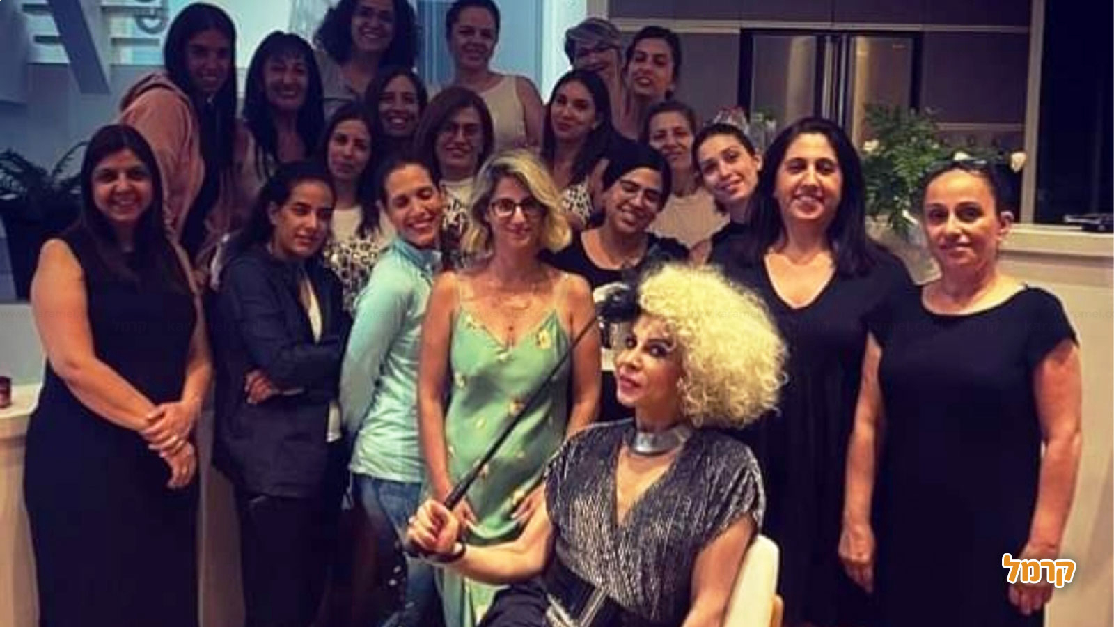 בסלון עם ג'וזי דיווין - 073-7585000