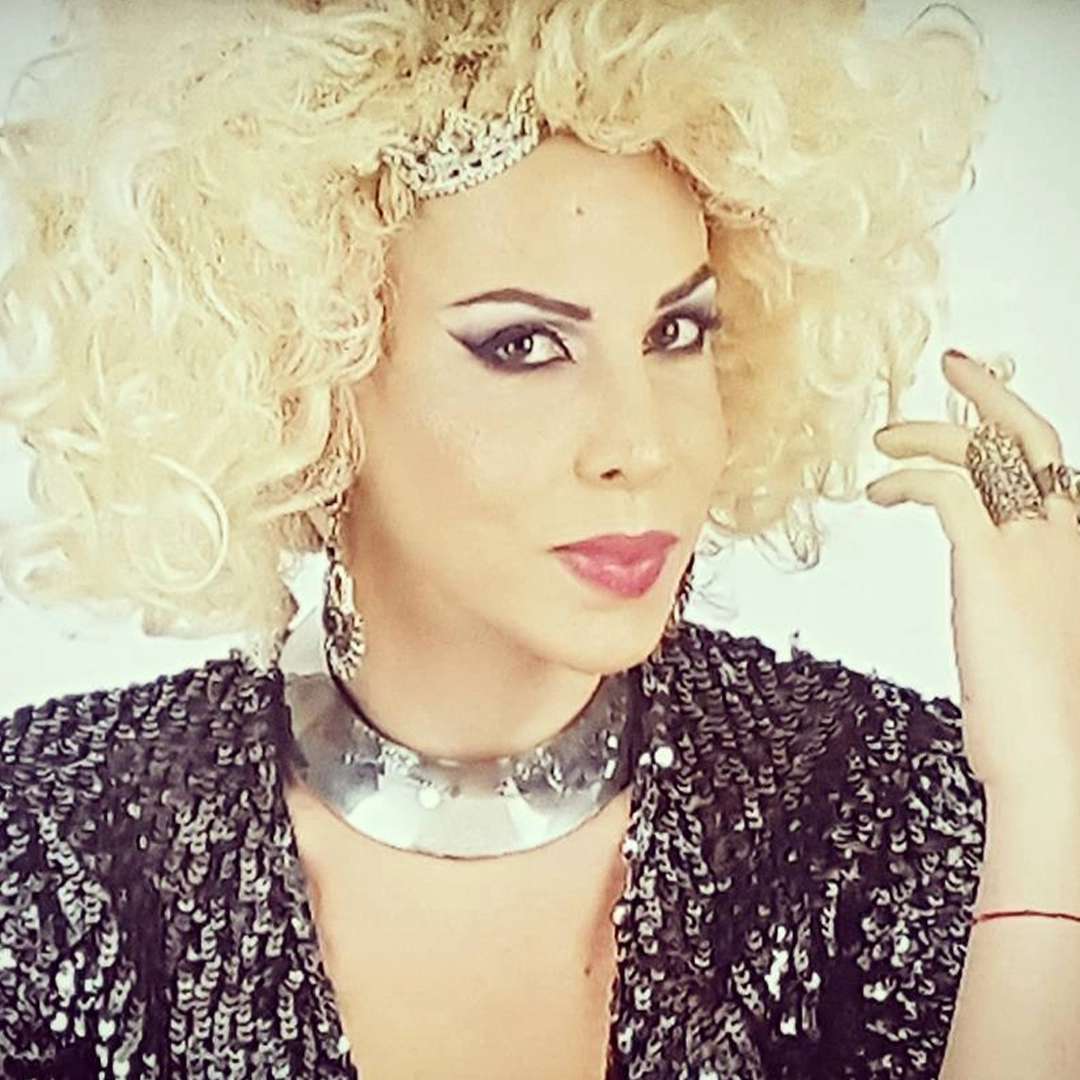 בסלון עם ג'וזי דיווין