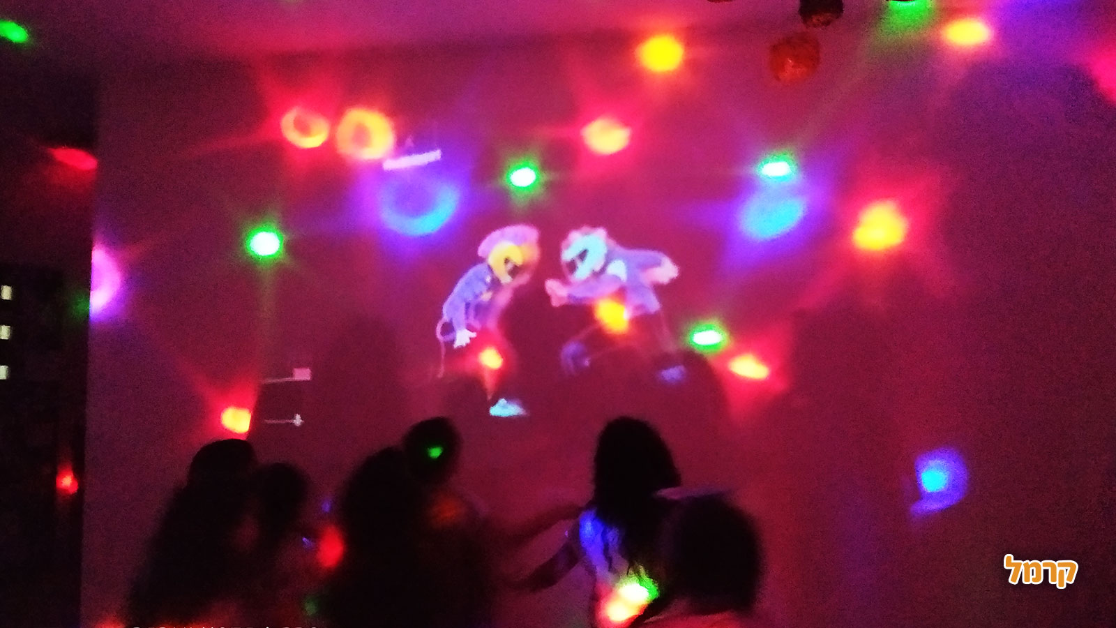 רוקדות עם רוני - 073-7025425