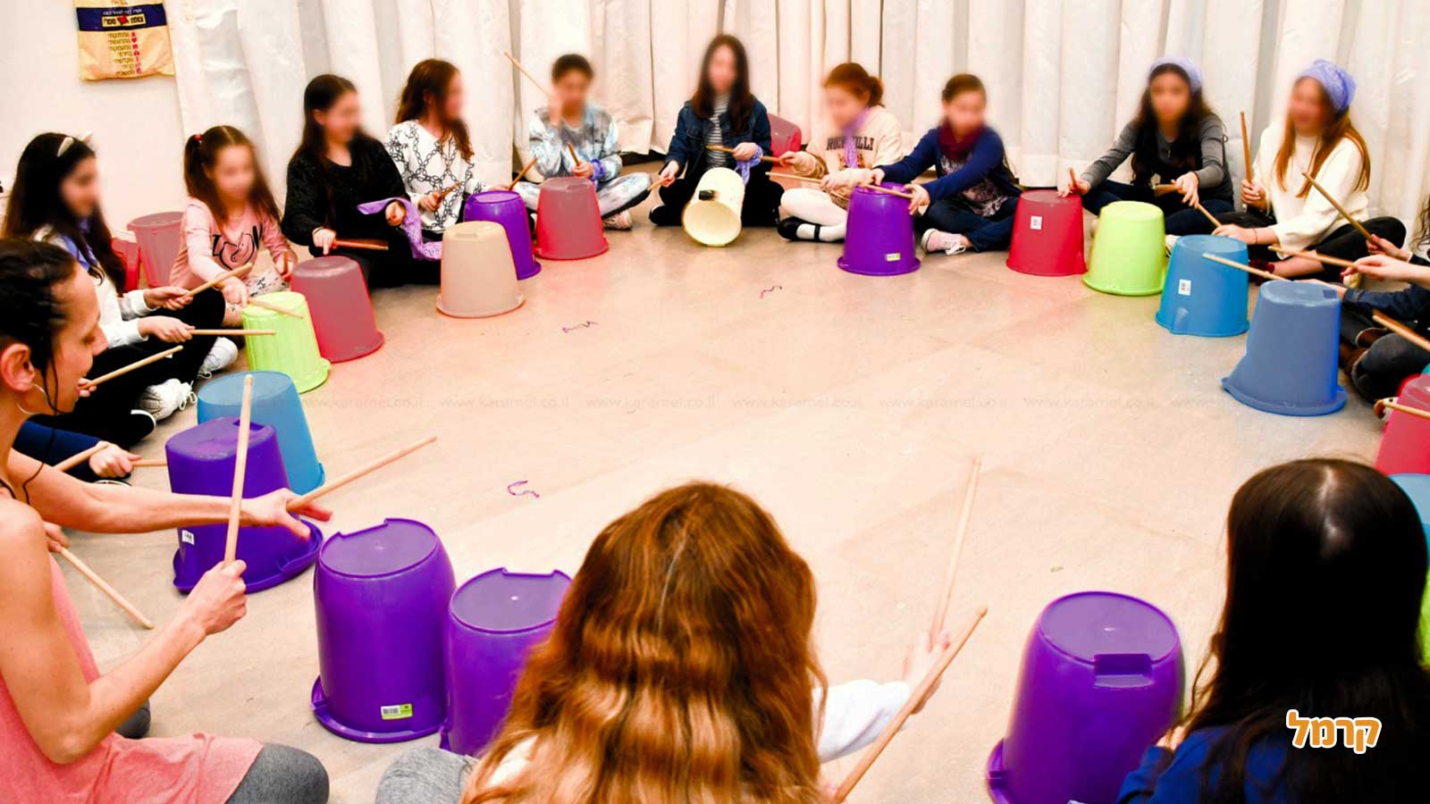 רוקדות עם רוני - 073-7025425