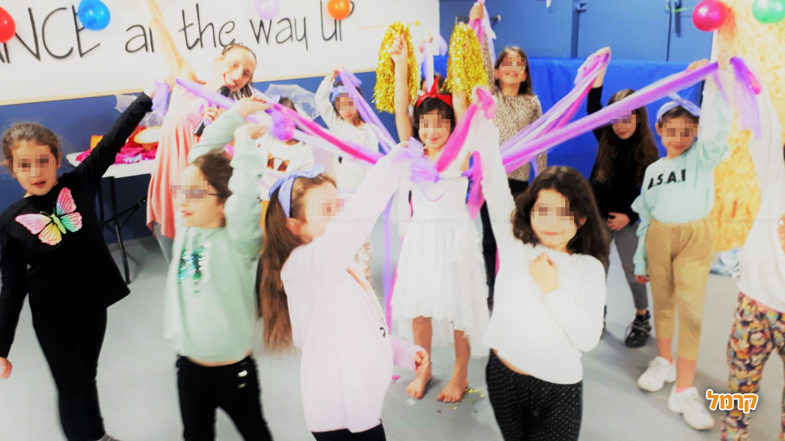 רוקדות עם רוני - 073-7025425